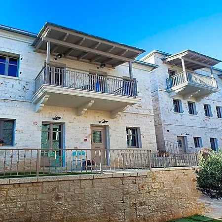 Haones Hotel 3*