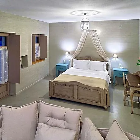 Haones Hotel 3*